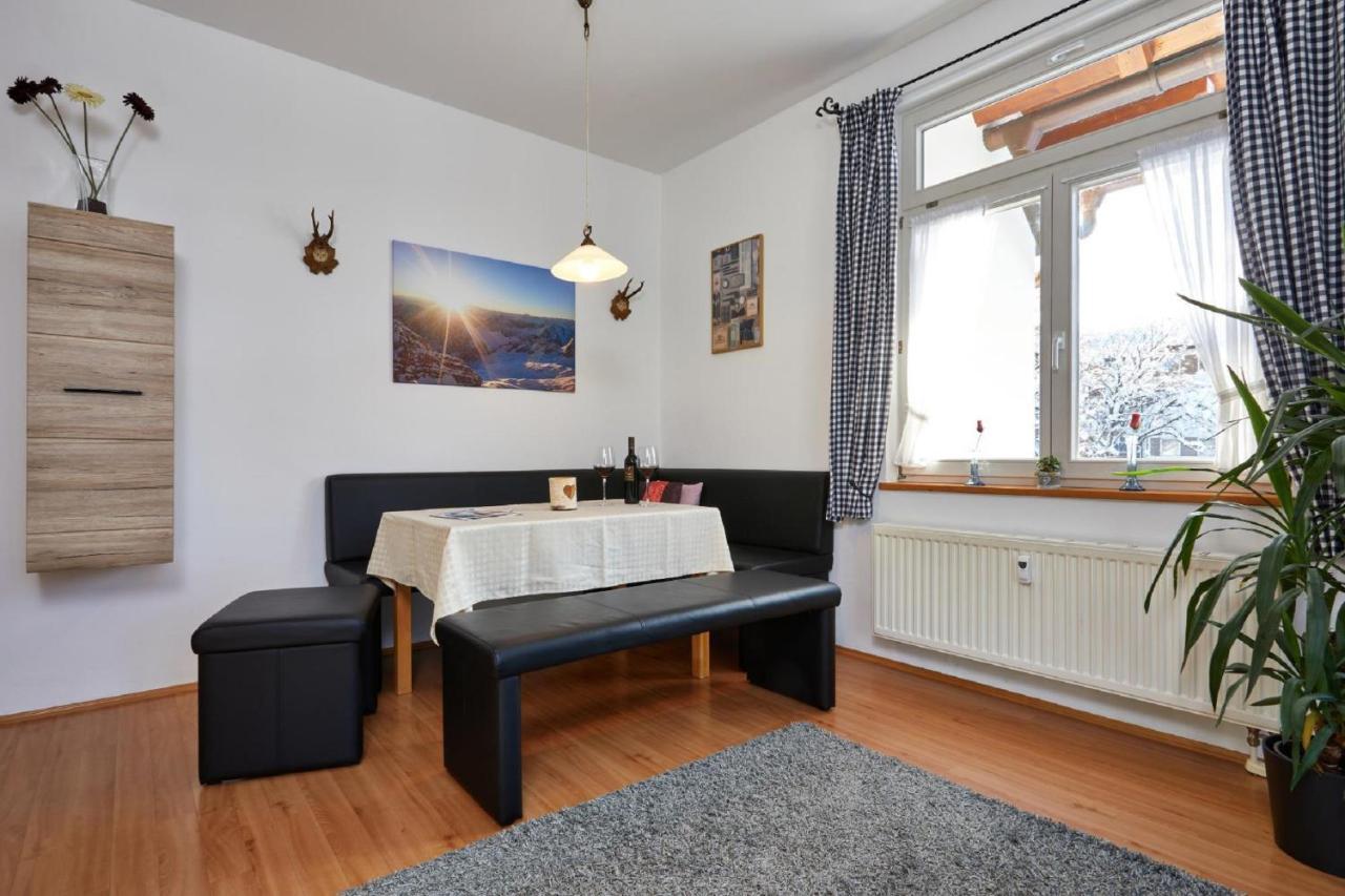 Apartments Alte Villa Гармиш-Партенкирхен Экстерьер фото