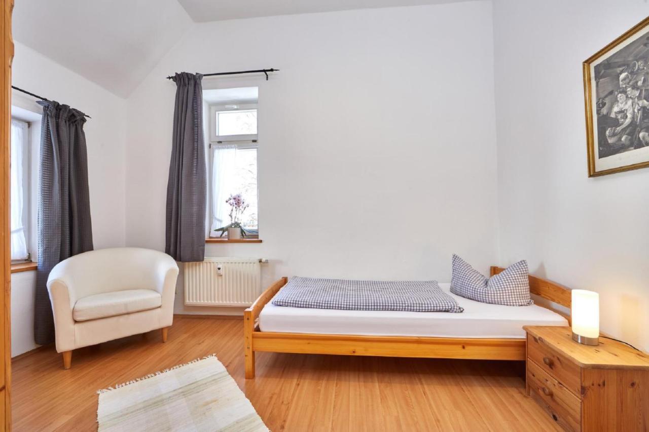 Apartments Alte Villa Гармиш-Партенкирхен Экстерьер фото