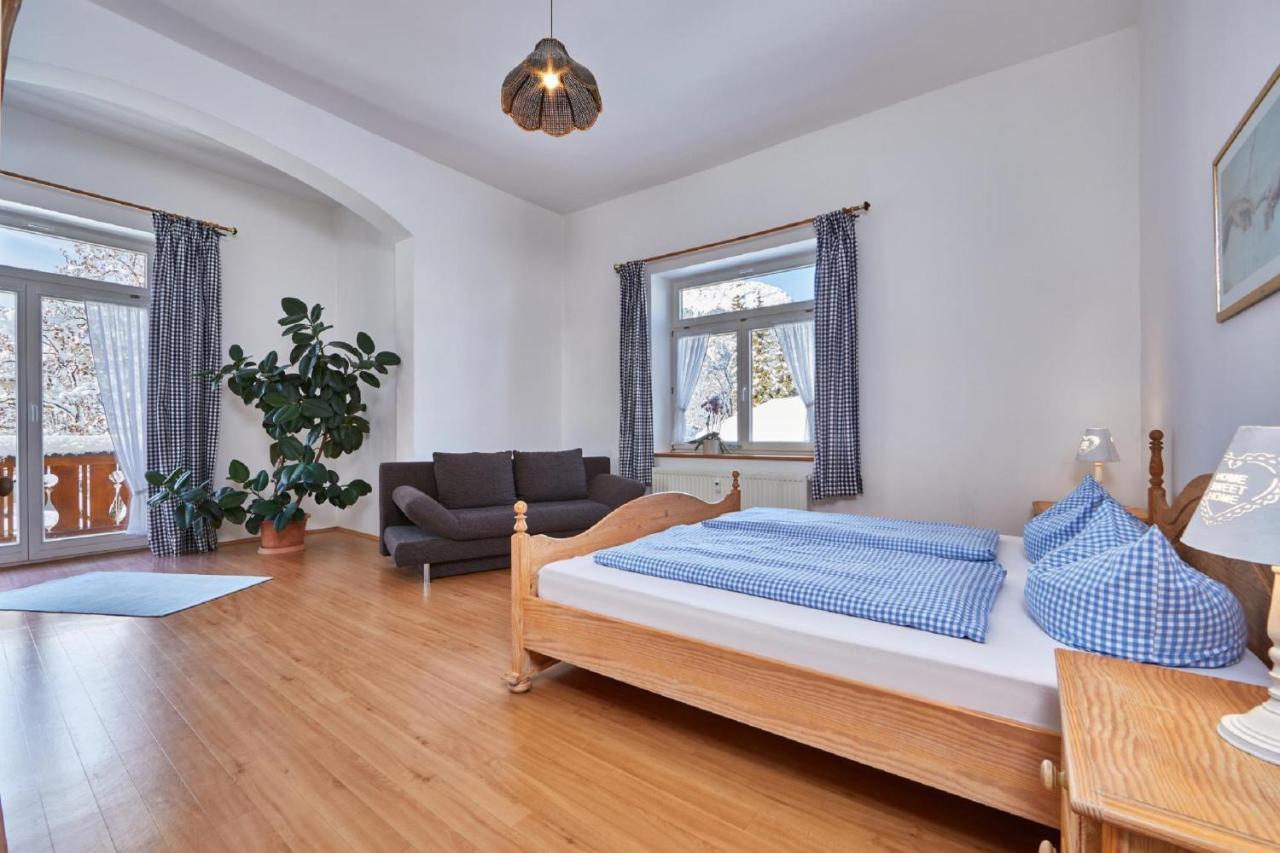 Apartments Alte Villa Гармиш-Партенкирхен Экстерьер фото